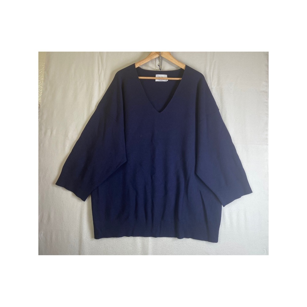 Wilfred Free Aritzia Navy Blue V-Neck Oversized Knit Sweater Size 3 Minimalist